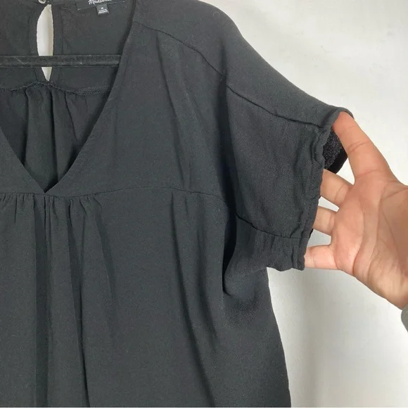 Madewell Blouse Women’s Viscose Shirred Black V-Neck Short Sleeve Back Keyhole M - Picture 5 of 10